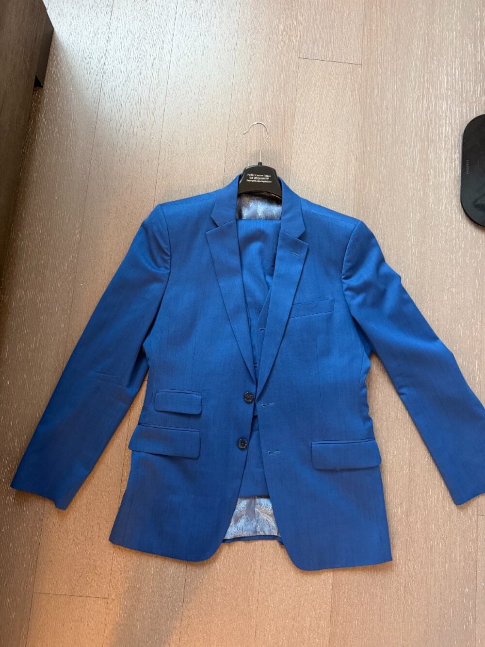 Men's custom bespoke 3 piece suit, 38R jacket and 32 x 32 pants (Enrico Zenoni)